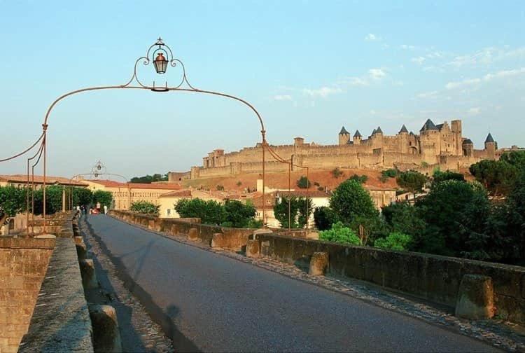 Bel Appartement Avec Cour Au Coeur De La Bastide Carcassonne Ngoại thất bức ảnh